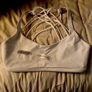 Size 6 free to be lululemon sports bra BNWT
